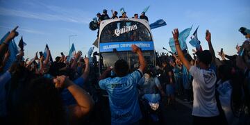 La impresionante caravana de Belgrano de la Circunvalación, con la vuelta olímpica y un marco tremendo.