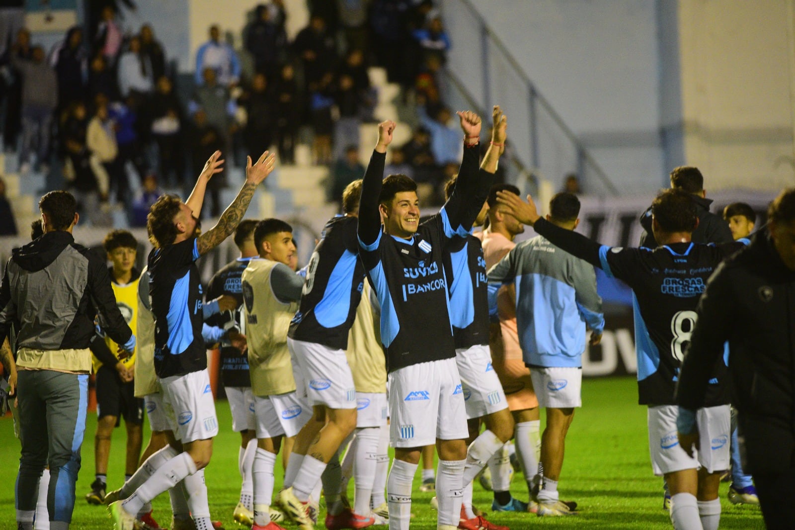 Racing le ganó 1-0 a San Martín de Tucumán y está con chances de meterse al Reducido por el segundo ascenso en las últimas dos fechas. (Javier Ferreyra / La Voz)