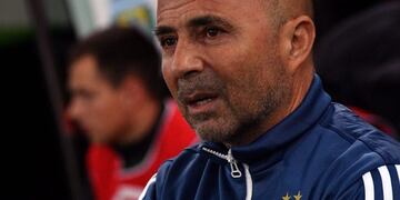 Jorge Sampaoli viaja a Europa para visitar a futbolistas argentinos de cara a su próxima convocatoria\u002E / AFP PHOTO / Mladen ANTONOV
