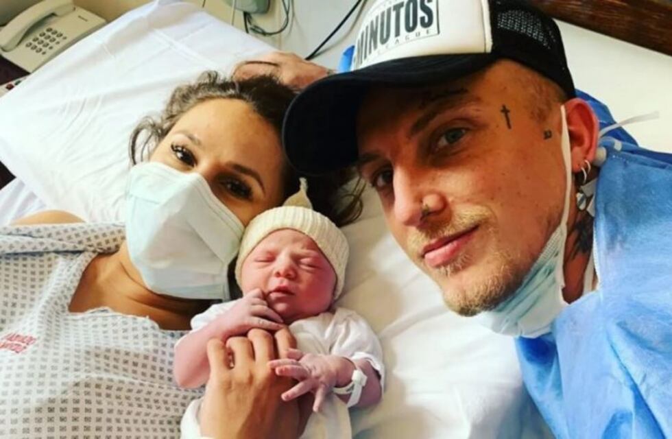 Barby Silenzi quiso mostrar a "el Polaco" en su rol paterno, pero lo escrachó con un look particular