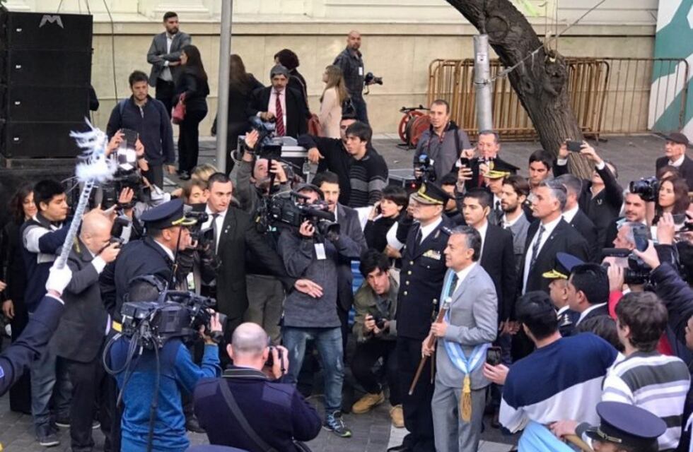 Llegó Cornejo a la Legislatura de Mendoza