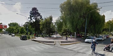 Estacionamiento alrededor de la plaza Pringles en San Luis\u002E