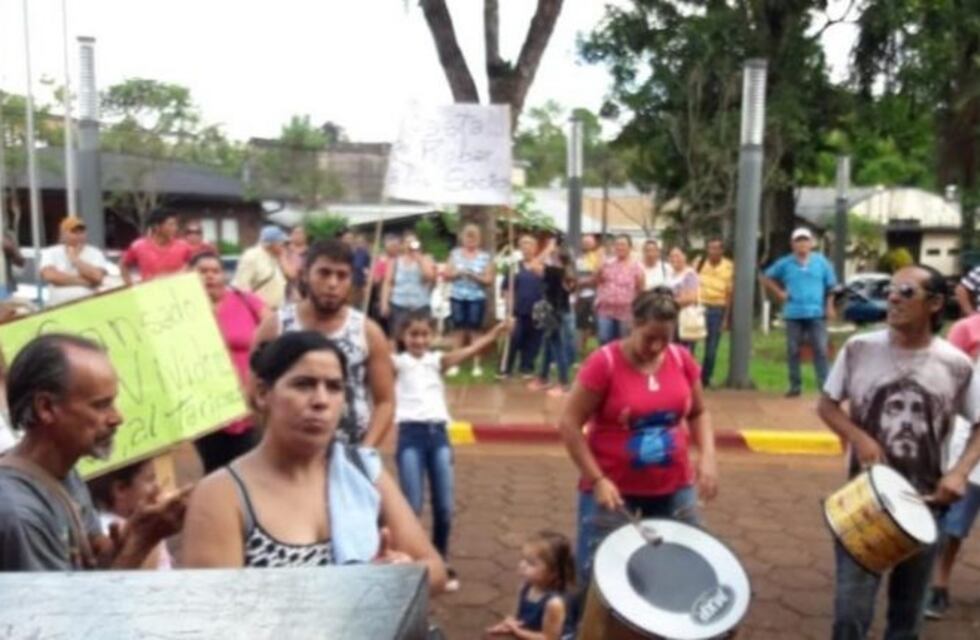 Denuncian sobrefacturación en boletas de luz y agua