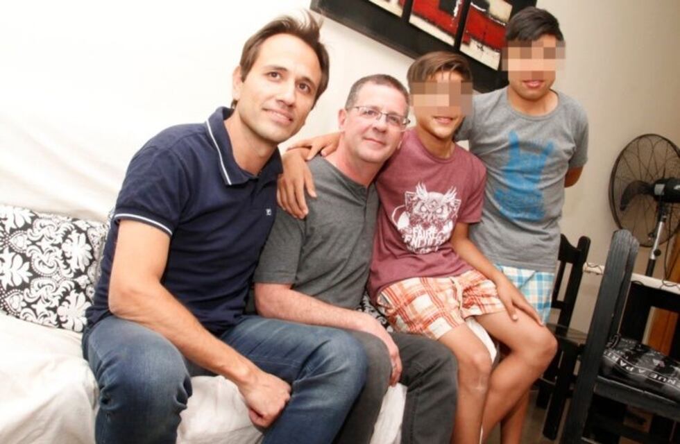 Hablaron los papás que adoptaron a dos hermanitos correntinos: "No duermen sin un abrazo"