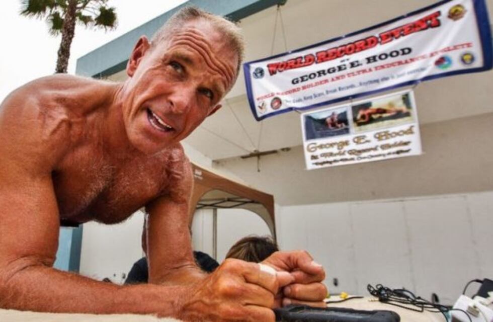 ¡Impresionante récord! Un hombre pasó ocho horas seguidas haciendo plancha abdominal