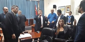 Gritos y acusaciones fueron el común denominador en una sesión caliente en el Concejo Deliberante\u002E