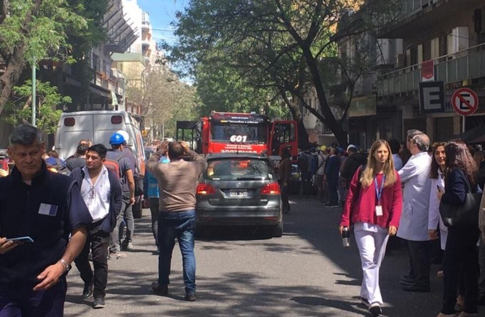 Incendio en el Hospital Italiano: los bomberos controlaron las llamas