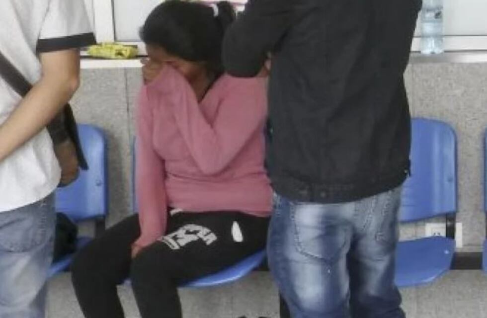 Agoniza una beba que fue golpeada en los pulmones por su padre