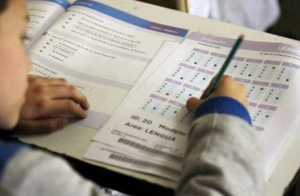 Alrededor de 18 mil alumnos correntinos realizan con normalidad las pruebas Aprender