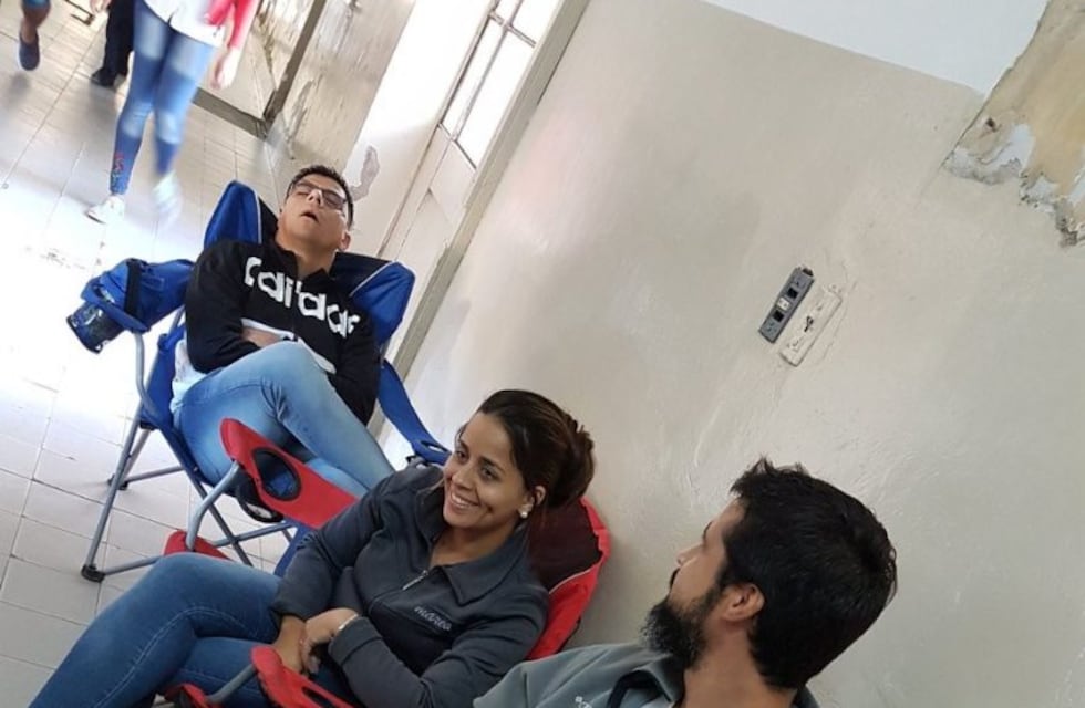 Larguísimas colas y espera en el Hospital Misericordia por la vacuna contra la fiebre amarilla