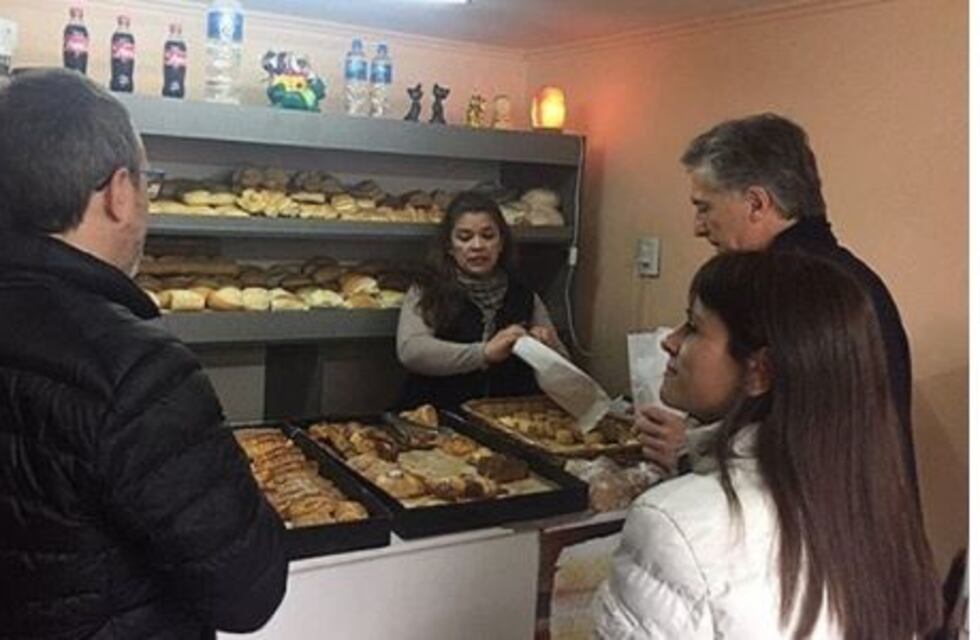 Macri, de campaña en el conurbano: supervisó obras y compró facturas