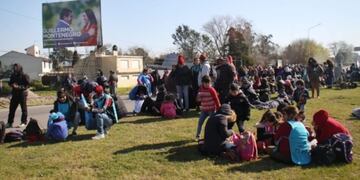 Organizaciones sociales se manifiestan en la ruta 2: \