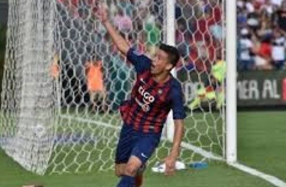 Paraguay: un jugador de 14 años hizo un golazo histórico y fijó un récord