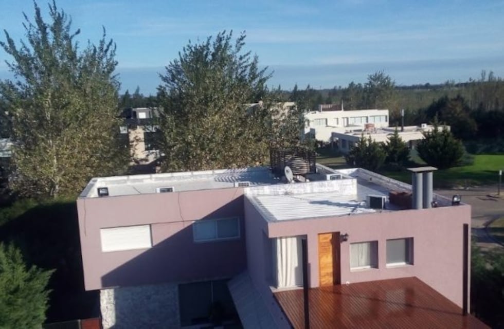 Allanaron un country de Funes y denunciaron a una constructora por fraude