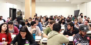 Santa Cruz: realizan inscripción al programa de Becas