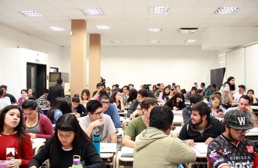 Santa Cruz: realizan inscripción al programa de Becas