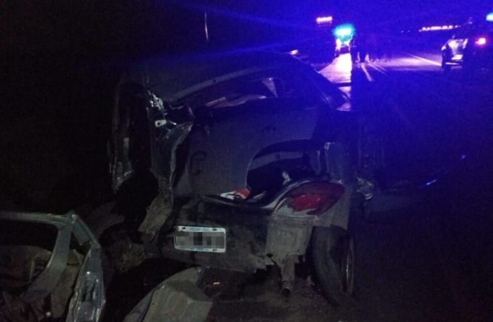 Auto y camioneta chocaron en la A012 y el impacto dejó una víctima fatal