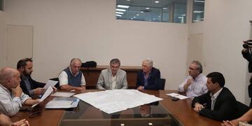 El intendente Omar Albanese de Río Ceballos con el Ministro de Educación Walter Grahovac\u002E