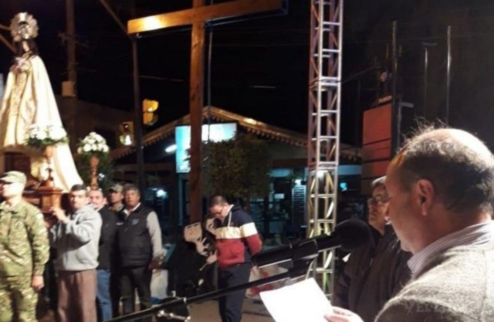 Intendente entregó como ofrenda a la Virgen la banda municipal