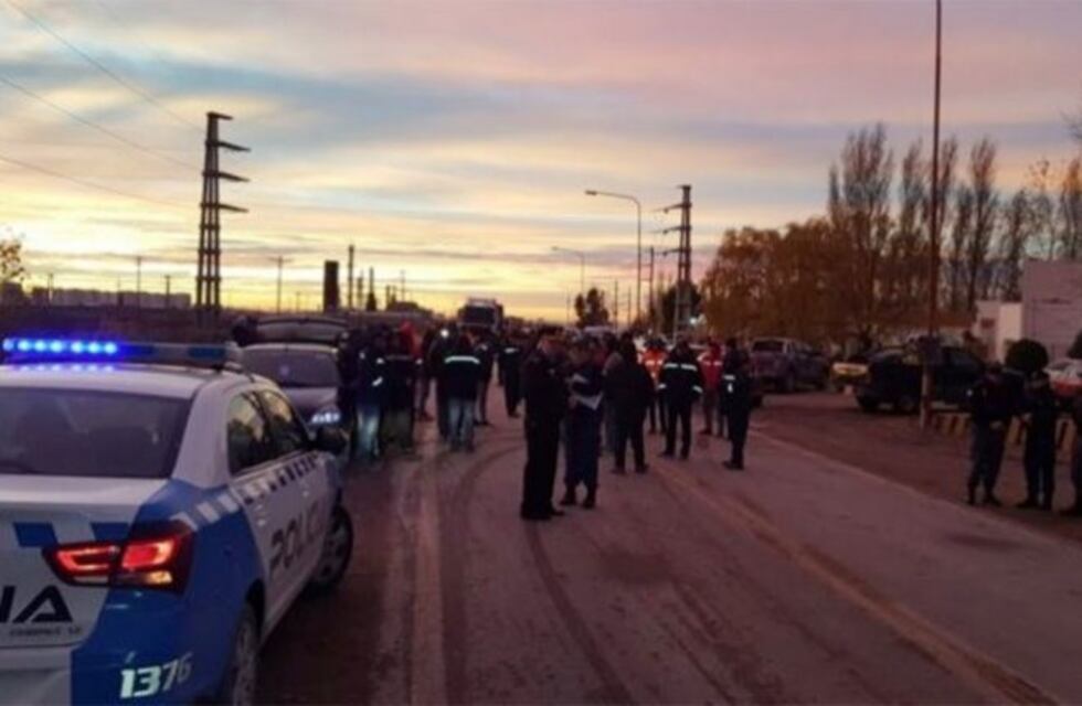 Uocra: desocupados cortan la ruta 22