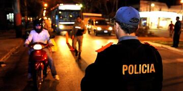 Un joven de Cutral Co piso con su motocicleta el pie de un oficial de tránsito para escapar de un control vehicular (imagen ilustrativa).
