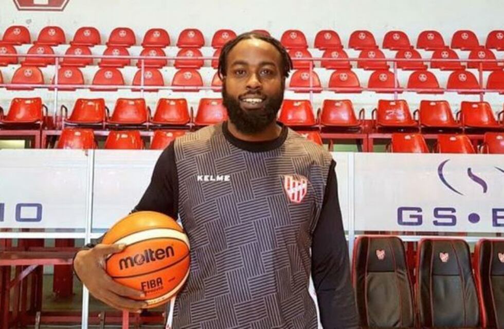 Primera práctica de Dwayne Davis en Instituto