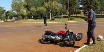 Un choque en el acceso a Puerto Libertad dejó dos motociclistas heridos