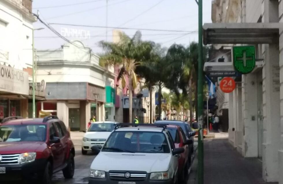 Los comerciantes advierten que no acatarán la orden de cerrar si se extiende el aislamiento