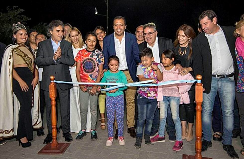 El gobernador Jalil inauguró obras en Santa María
