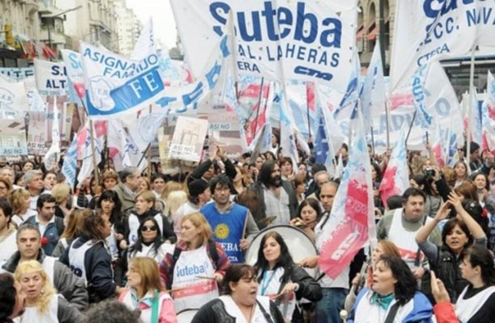 Los docentes cobrarán en octubre, de manera adelantada, la actualización por la cláusula gatillo