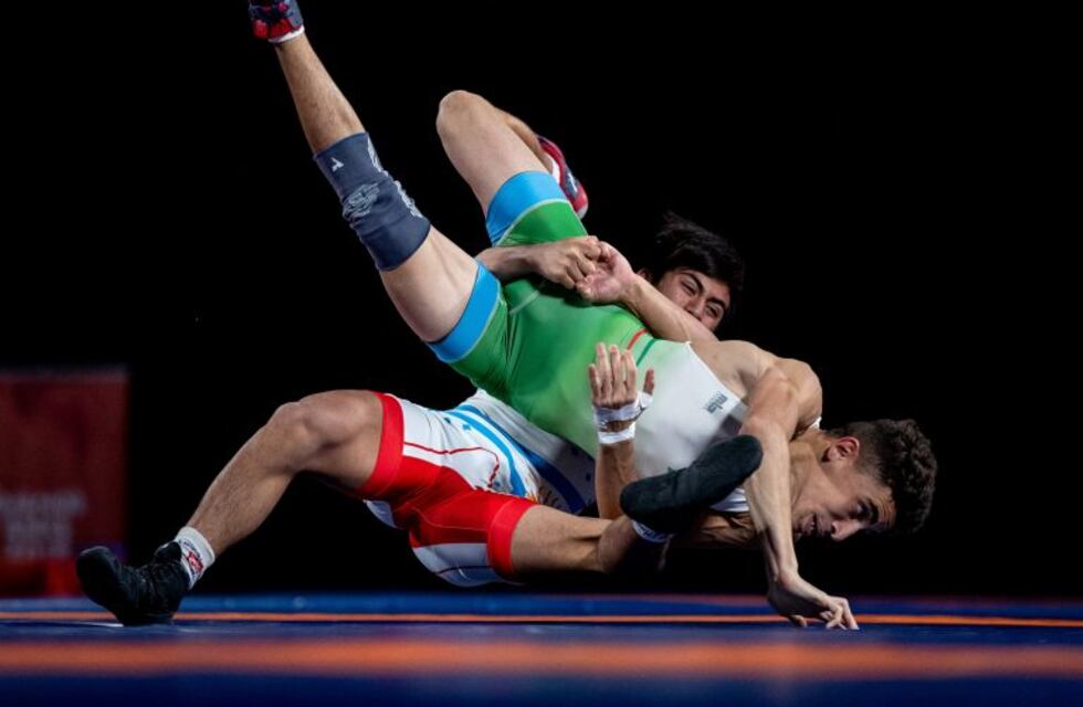 El chubutense David Almendra logró la medalla de plata en Lucha