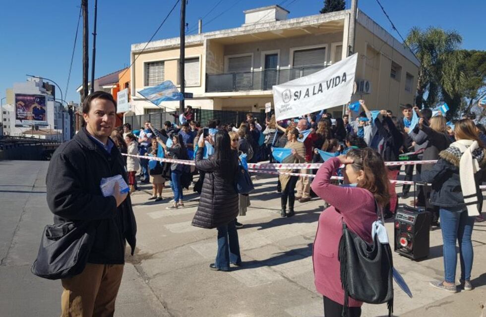Manifestantes "por las dos vidas" protestan contra Mauricio Macri