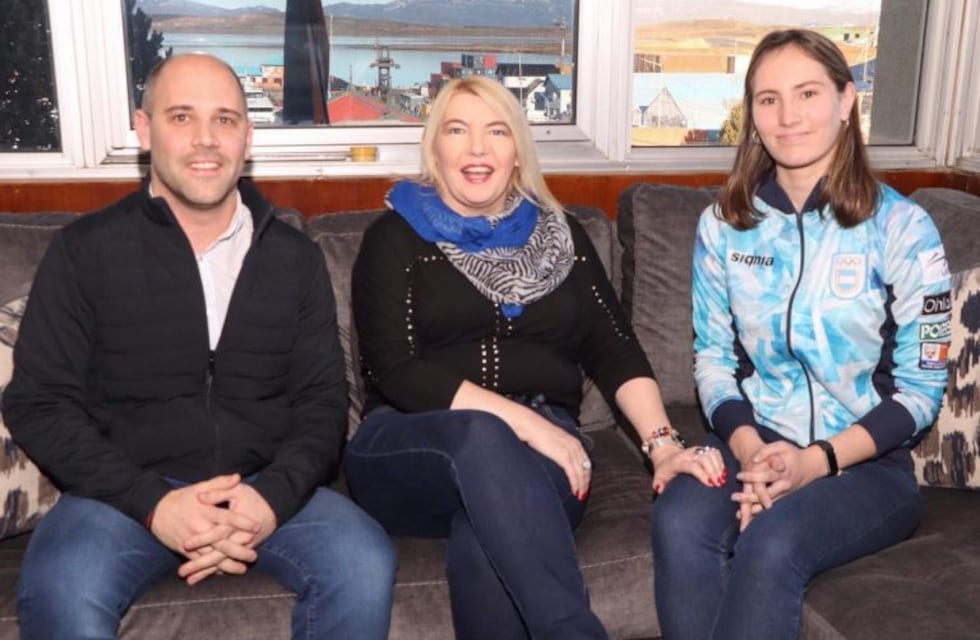 La Gobernadora recibió a la deportista juvenil Athina González Ciaravella