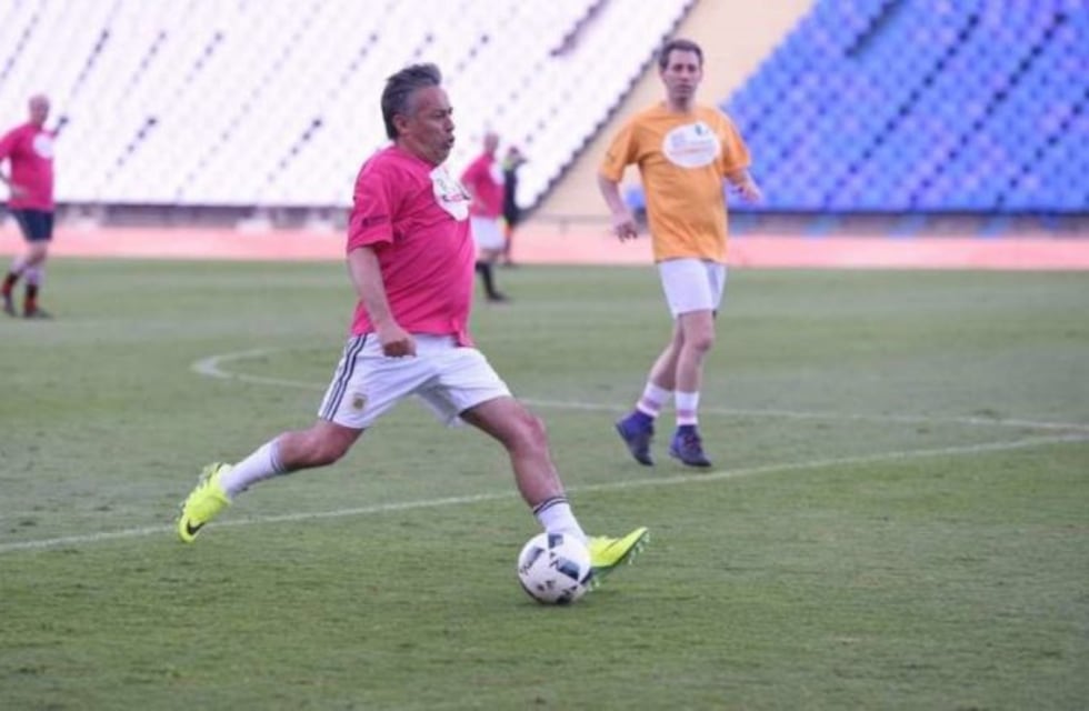 Cornejo se puso los cortos y jugó un partido en el Malvinas Argentinas