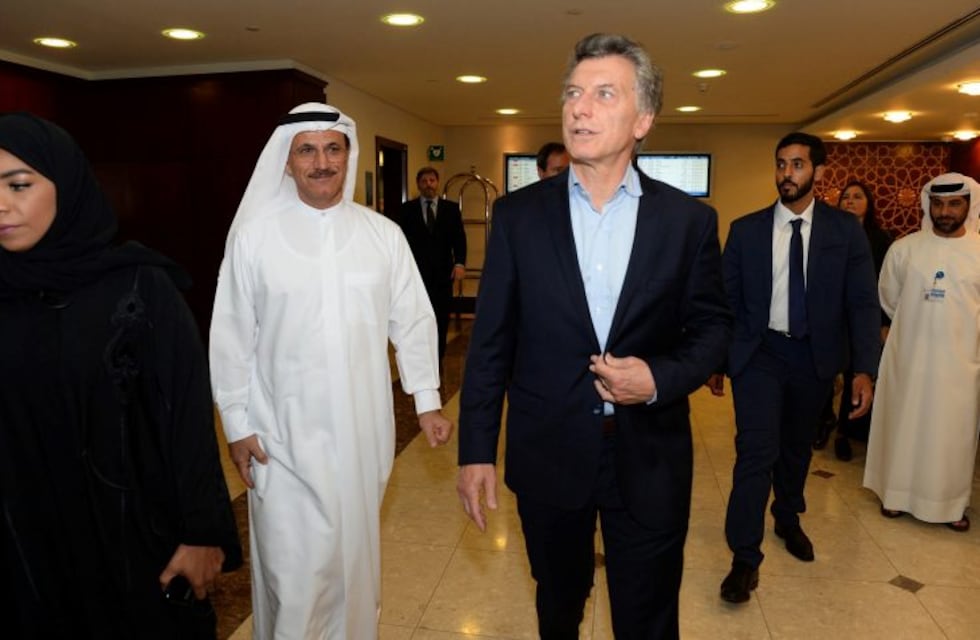 Macri llegó a Emiratos Árabes y este sábado se reunirá con el primer ministro local