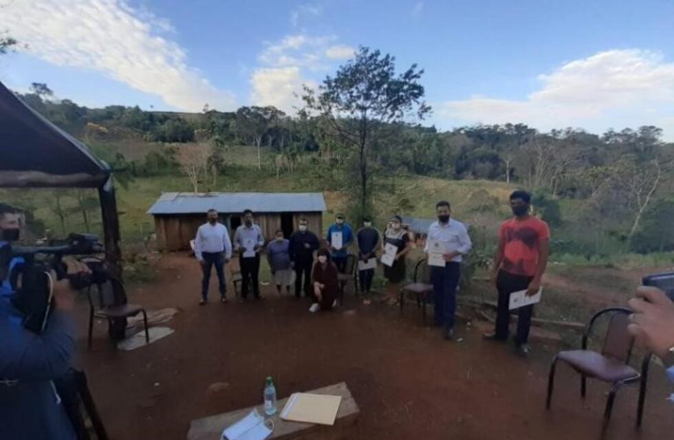 20 familias de San Pedro recibieron el permiso de ocupación de sus tierras que se encuentran en vías de regularización
