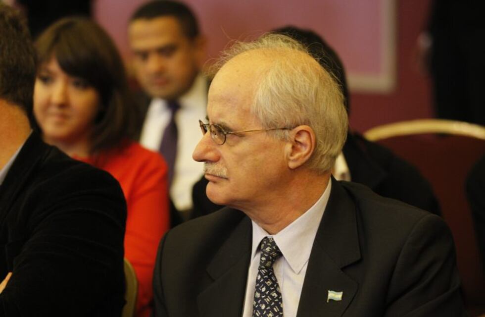 Jorge Taiana criticó a Macri por "apoyar el golpismo de Temer"