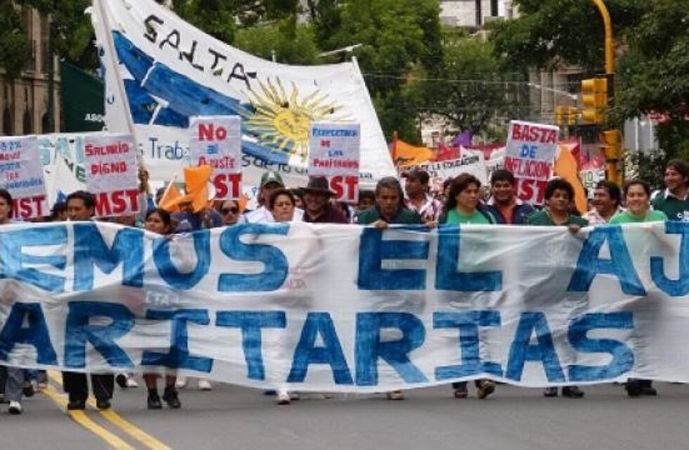El gobierno reabrió las paritarias estatales por los sueldos docentes