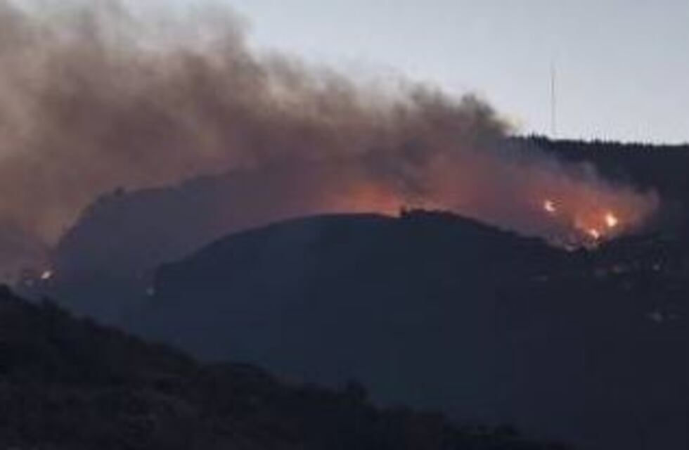 Centenares de evacuados y miles de hectáreas devastadas por el incendio en las Islas Canarias