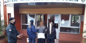 La acusada fue detenida por la policía\u002E