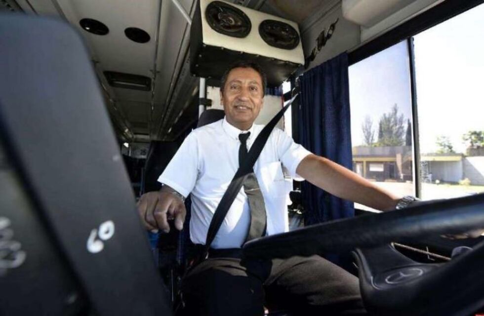 Conocé a Walter, el chofer de Junín que conoce a cada uno de sus pasajeros