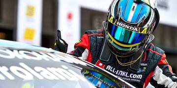 Néstor Girolami en la tercera fecha de la Copa Mundial FIA de Turismo (WTCR) en Eslovaquia\u002E