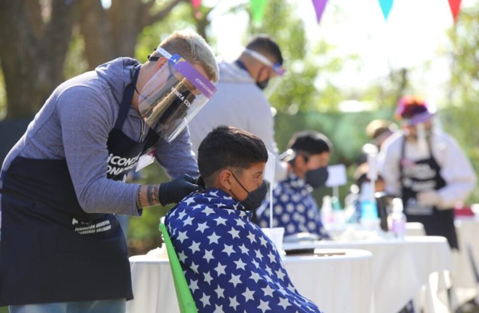 La movida solidaria “un corte por un juguete” llega a Carlos Paz por el Día de las Infancias