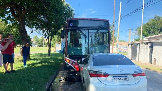 El conductor, de 26 años, fue hospitalizado con lesiones leves\u002E