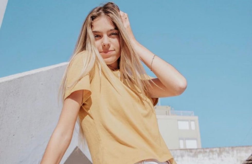 La tiktoker carlospacense Agus lanzó su primera canción "Bailalo"