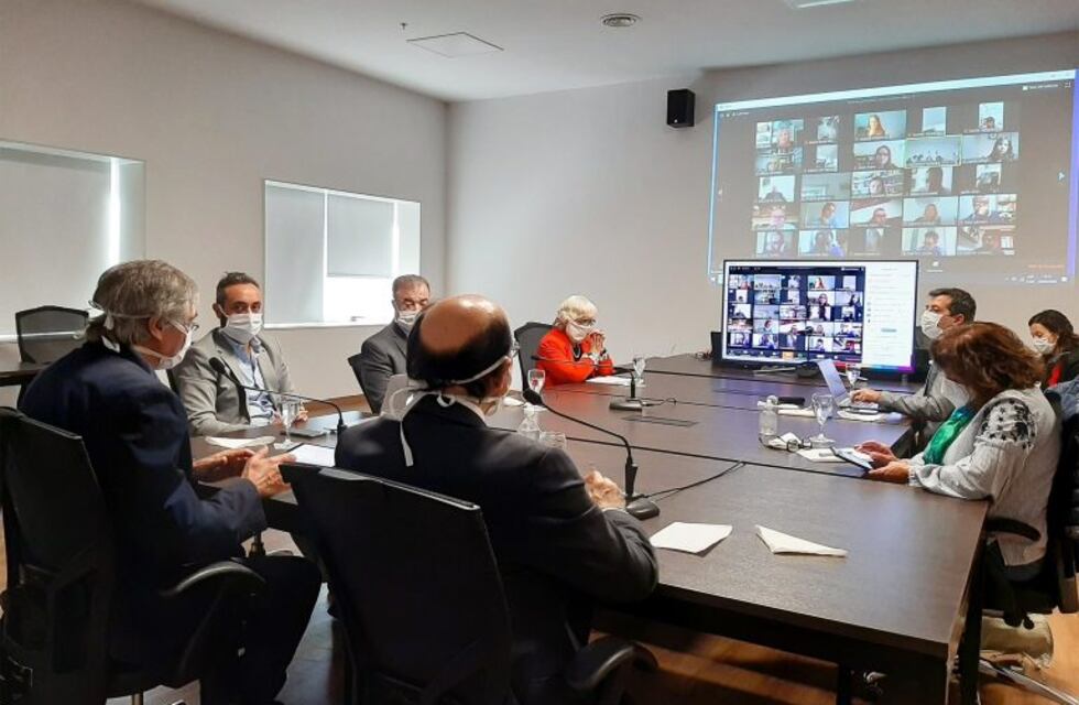 Reunión virtual entre intendentes de Sierras Chicas y el COE