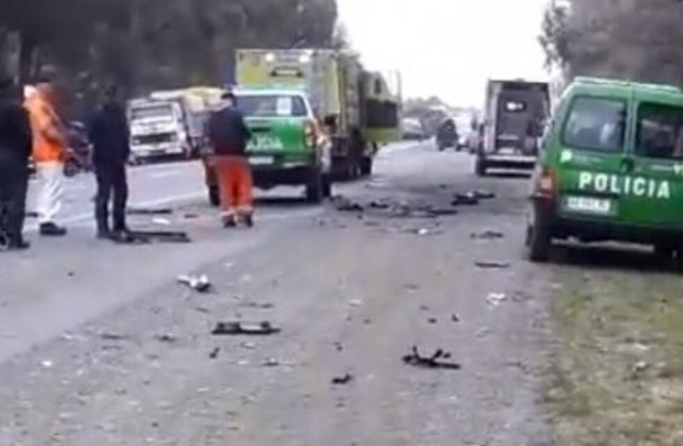 Choque en la Ruta 3 entre un camión y una camioneta