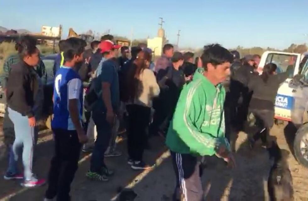 Tras la violenta pueblada, separaron de las fuerzas a dos policías