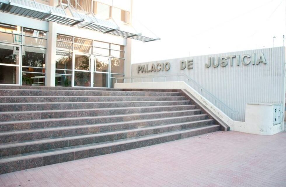 "No pudo haber abusado de ella porque no se vestía de modo femenino"