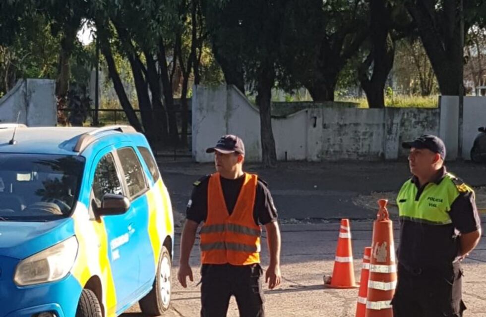 Operativos policiales entre Corrientes y Chaco por el estado de emergencia